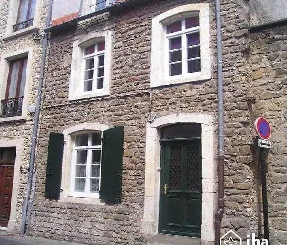 Le Petit Bonheur De La Haute